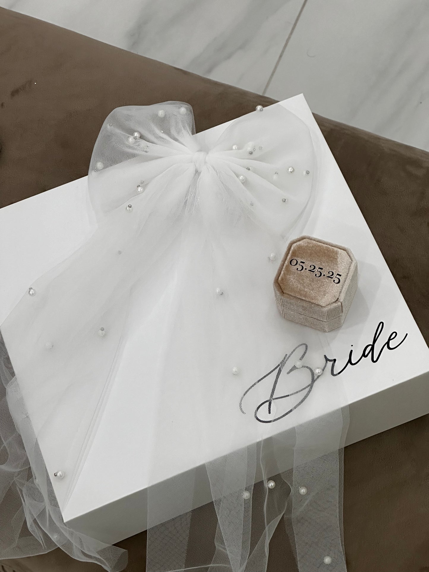 Classic Pearl Bow Veil